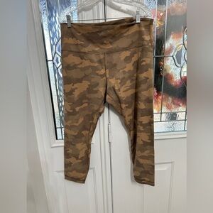 Lululemon Align High-Rise Pant 25" inseam
Heritage 365 Camo Beige Multi size 18